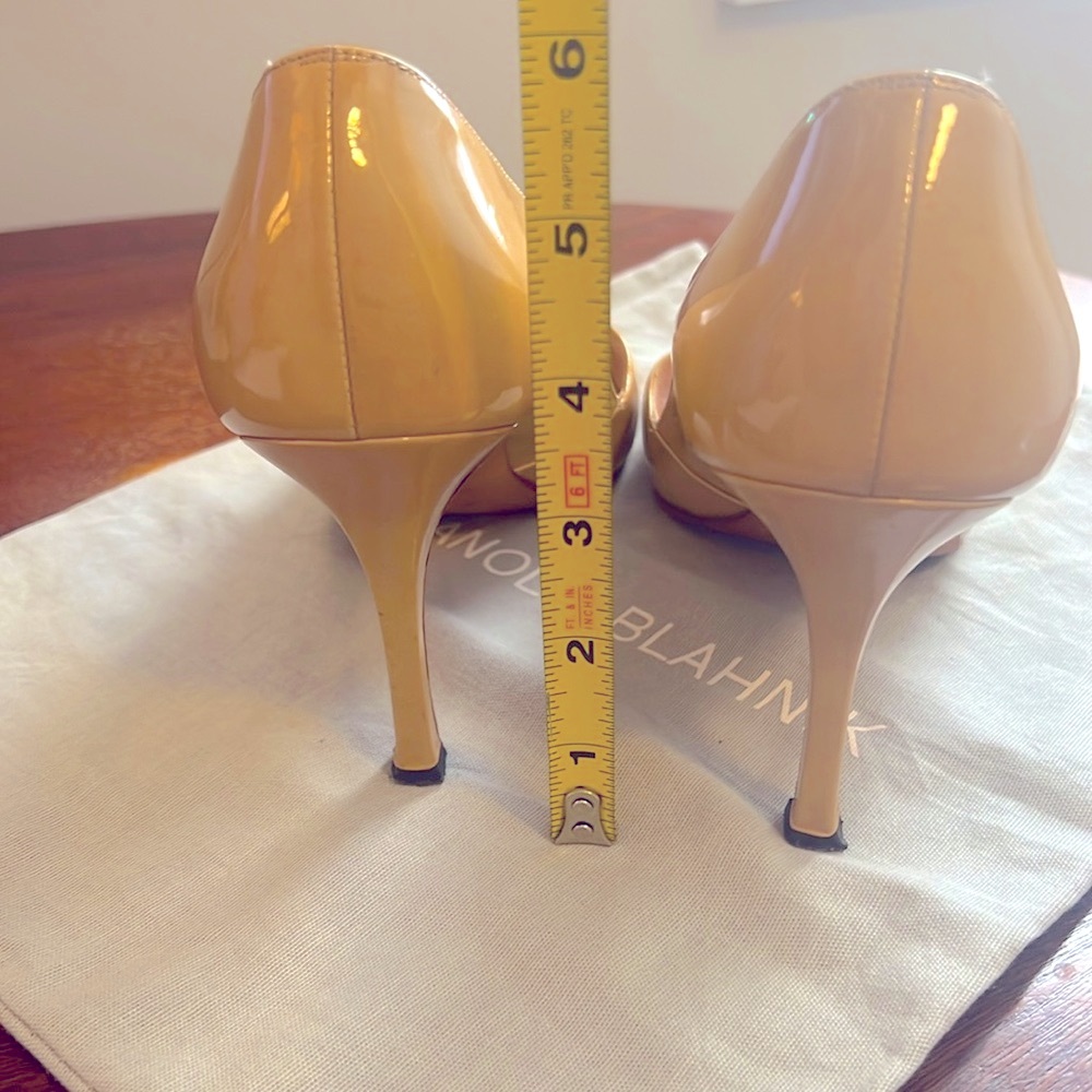 Manolo Blahnik Nude Heels, Size 39.5 - Picture 8 of 9